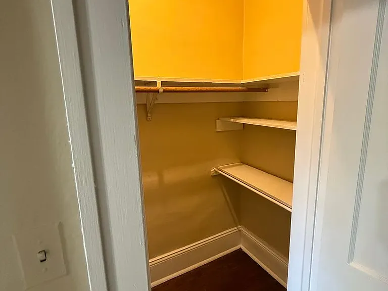 2037 Laburnum Ave SW — Photo 9