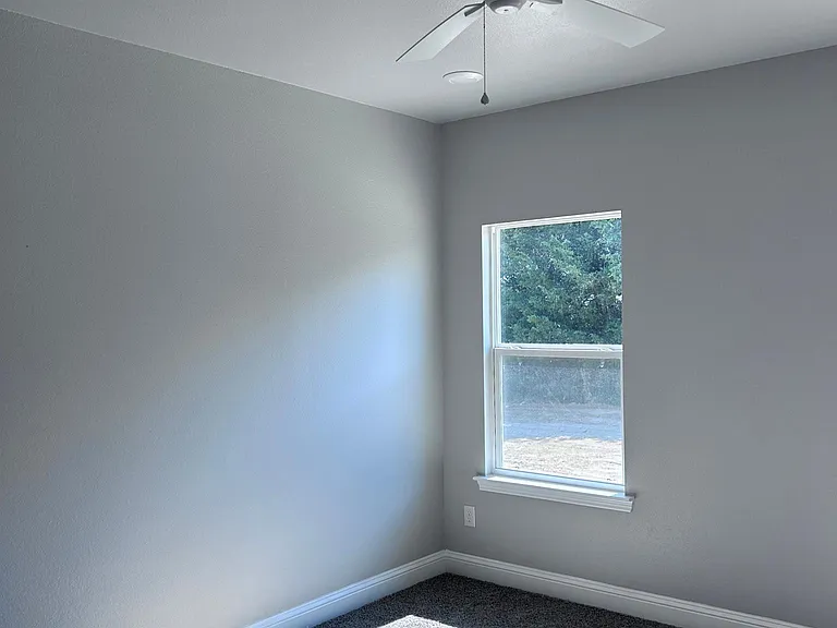 238 Marianne Cir — Photo 4