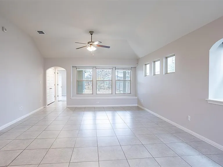 615 Stampede Rd — Photo 24
