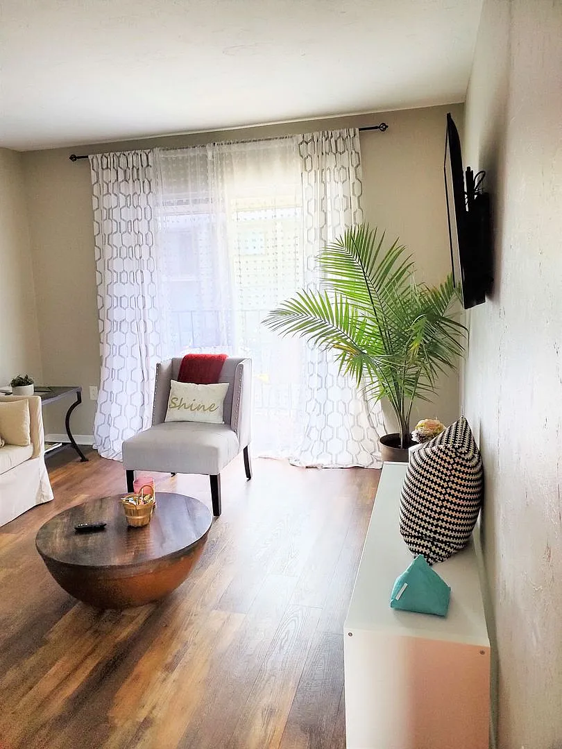 Campus Point J-21 - Pet Friendly! — Photo 2