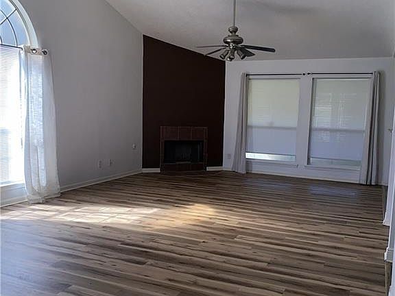 2nd image of 1015 McCartney Ct