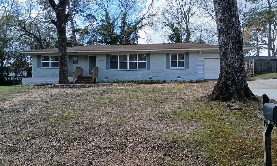 1st image of 105 Magnolia Cir