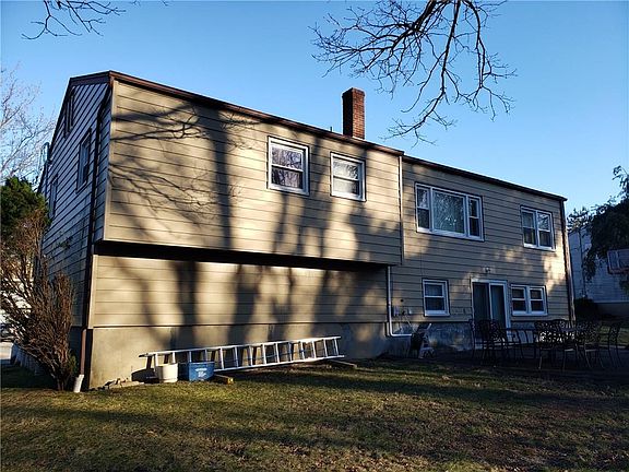 2nd image of 4 E Waverly Dr