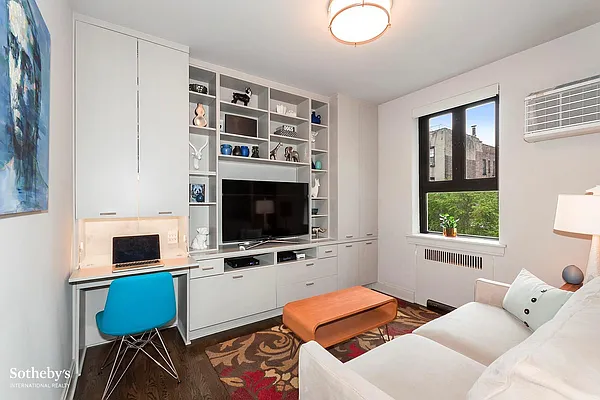 Sold by Sotheby's International Realty | media 23