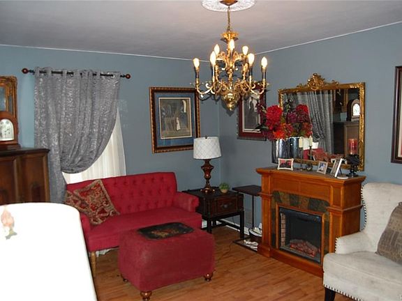 2nd image of 274 Wellington Ave