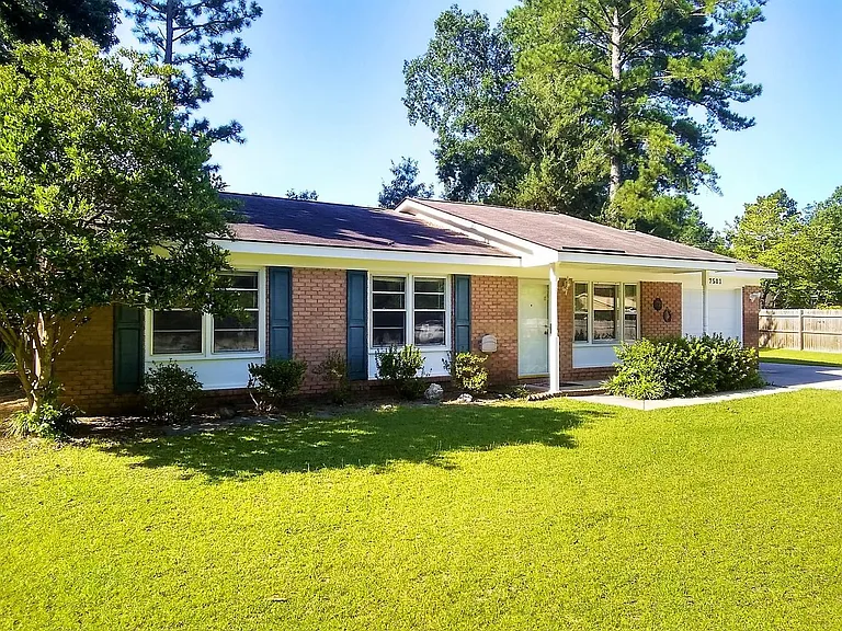 7501 Martha Ct — Photo 2