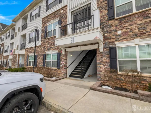 415 Tavern Rd, Monroe Township, NJ 08831