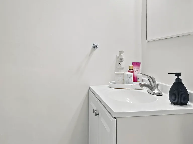 899 SE 2nd Ave #116 — Photo 7