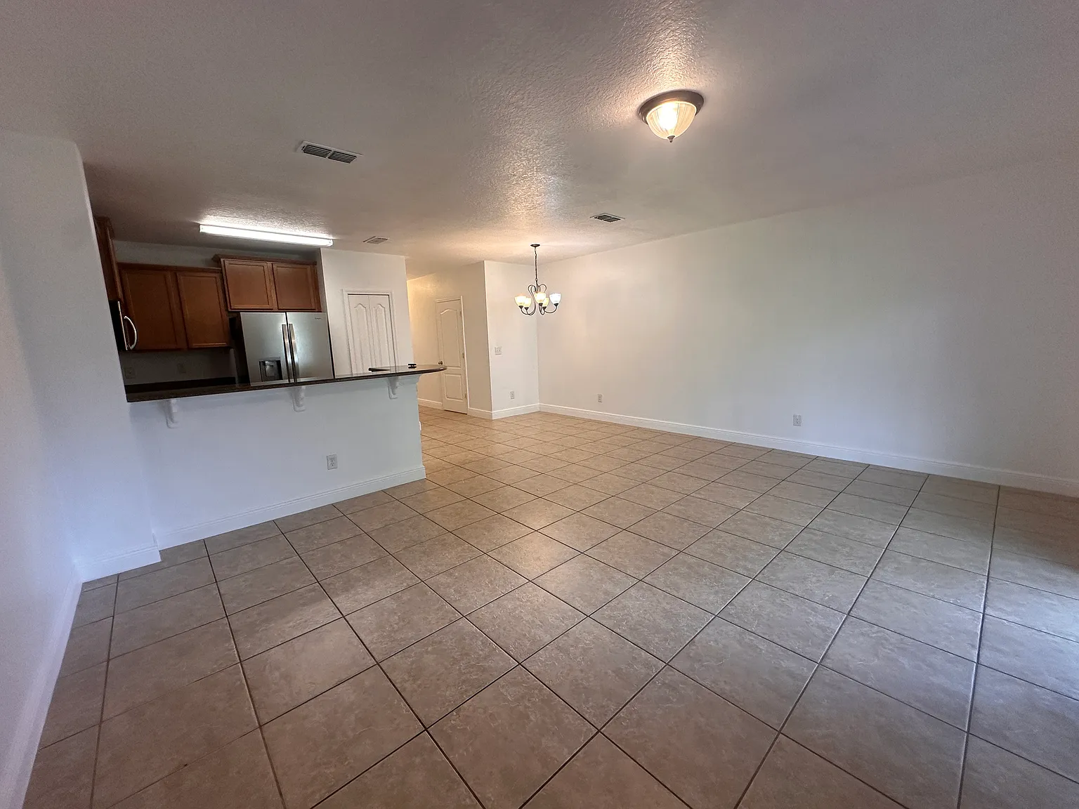 3 bed, 2.5 bath, 1404 sqft, $1,997 — Photo 4