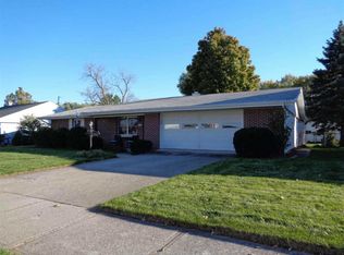 520 Grapevine Ln, Fort Wayne, IN 46825