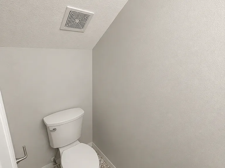 703 Charles Ct S — Photo 19