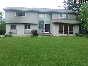 24835 Penshurst Dr photo 1