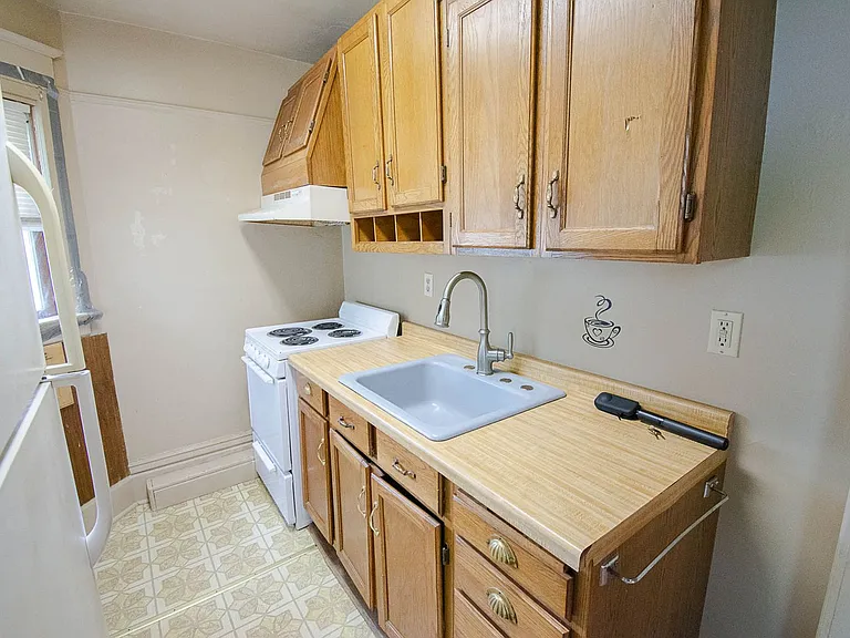 209 S Pearl St — Photo 5