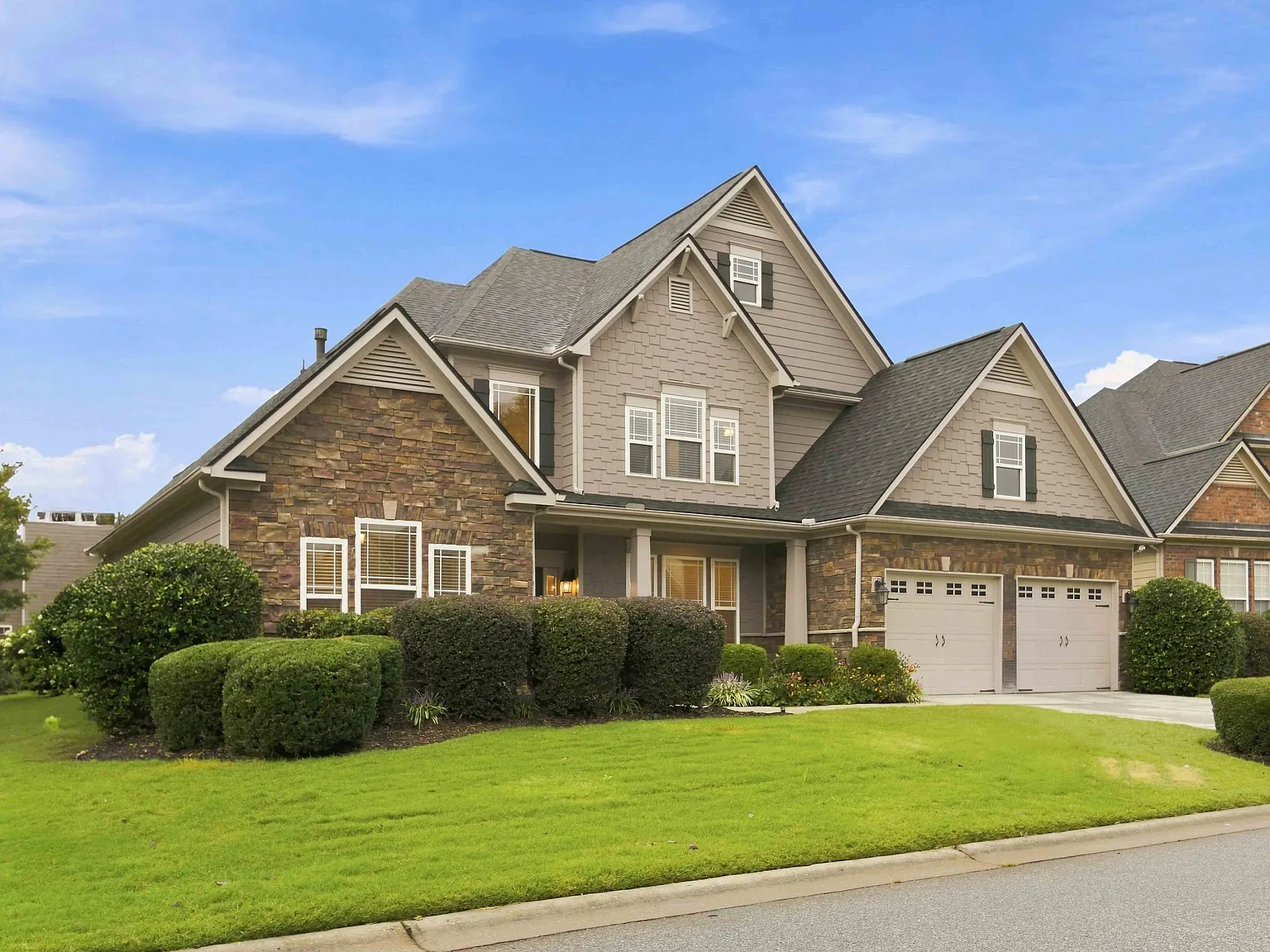 4 bed, 3753 sqft, $2,995 — Photo 4