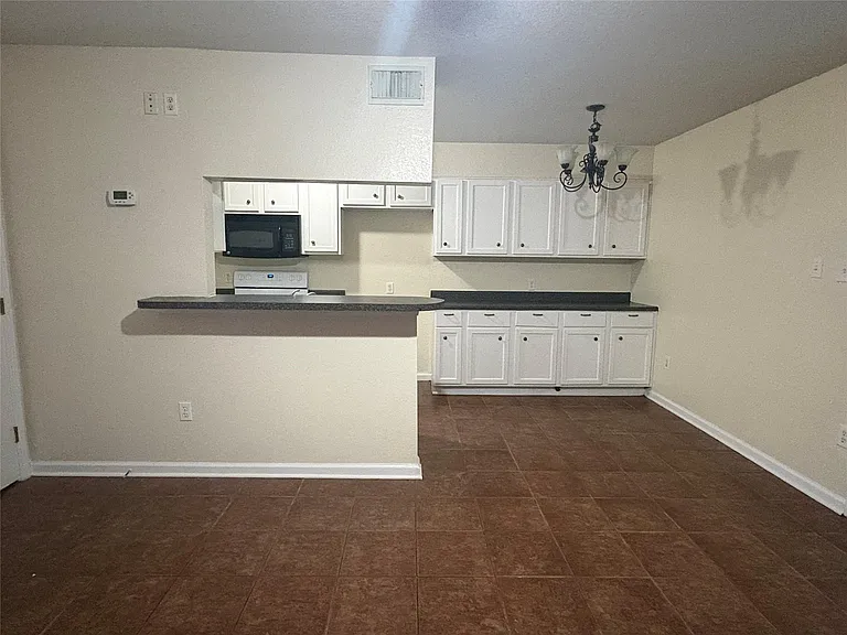 101 E Hospital Dr #1 — Photo 5