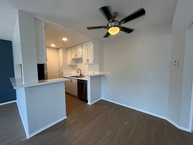 6310 Sylmar Ave — Photo 62