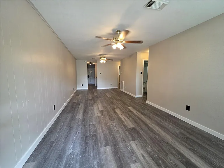 12740 Shannon Hills Dr — Photo 4