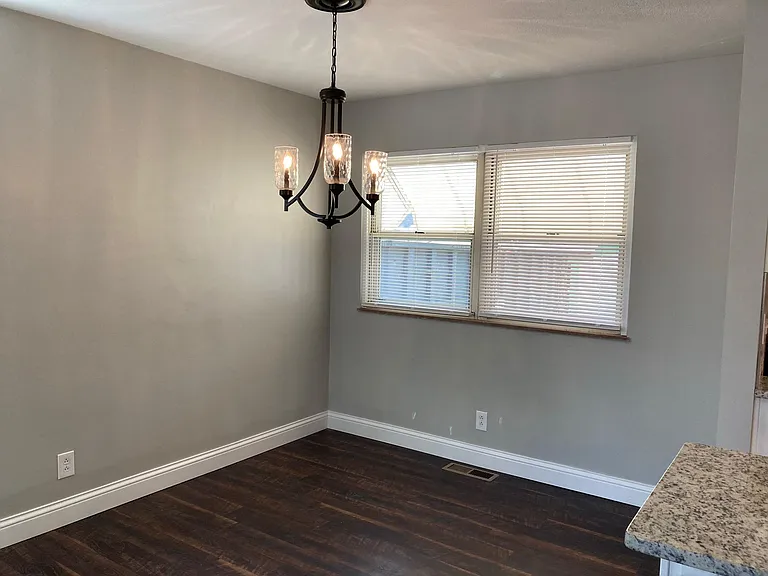 4917 Charlemar Dr — Photo 5