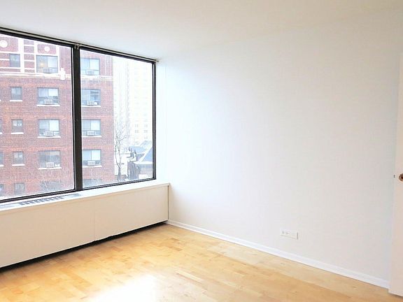 5th image of 3930 N Pine Grove Ave APT 515