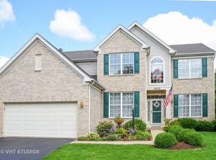 2053 Blackberry Dr, Geneva, IL 60134