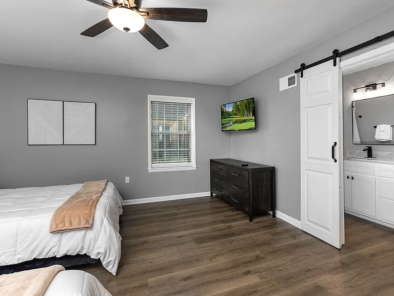860 Davis St — Photo 23