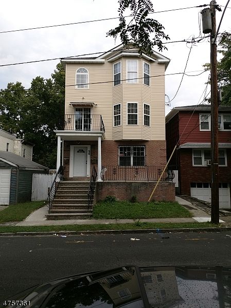 1st image of 54 Woodlawn Pl