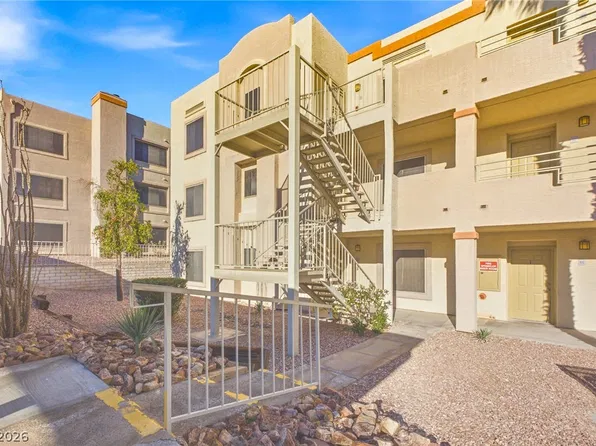 2028 Mesquite Ln APT 201, Laughlin, NV 89029