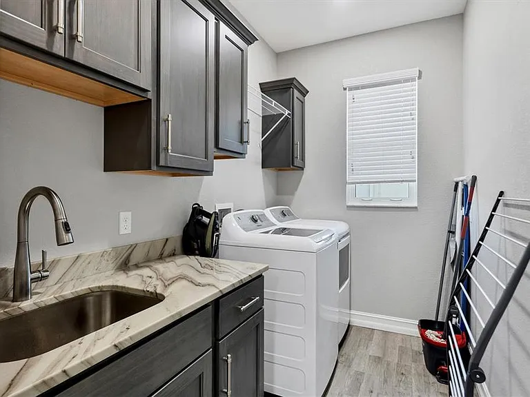 7403 Snow Dr — Photo 30