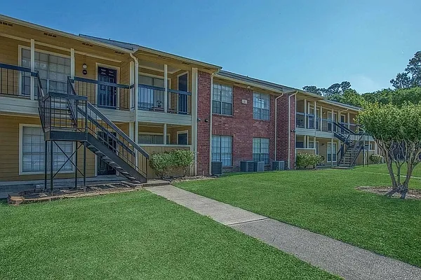 Riverwalk Apartment Homes — Photo 26