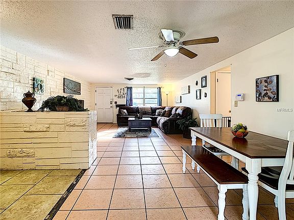 4th image of 11930 Lakewood Dr