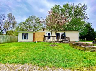 511 S 4th St, Marshall, IL 62441