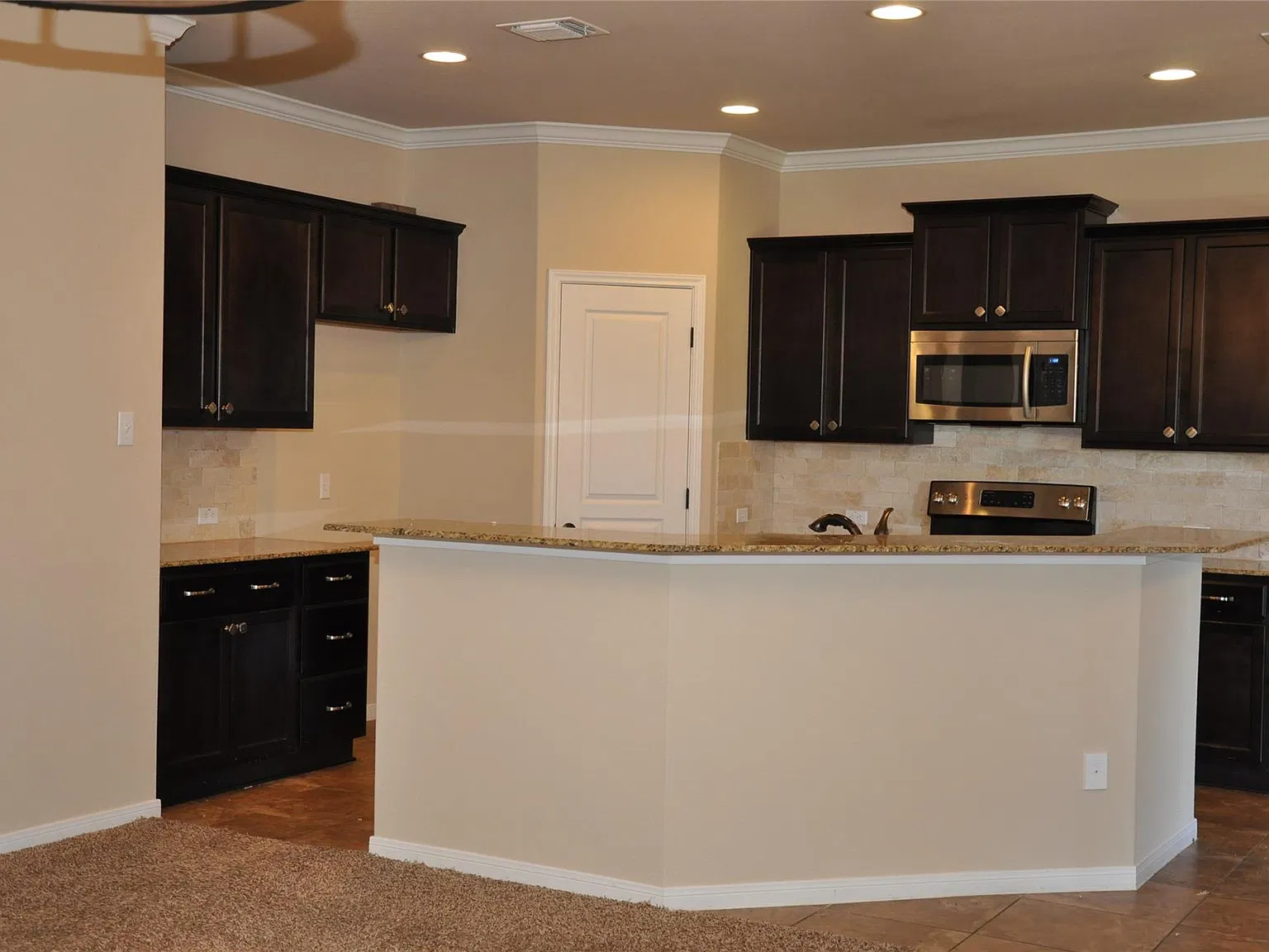 3 bed, 2.0 bath, 1506 sqft, $1,795 — Photo 4