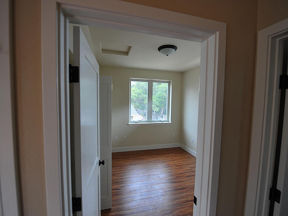 4th image of 160 Harmony Ct #A