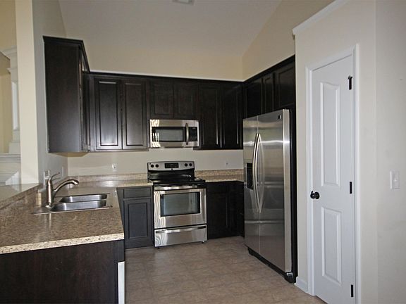 5th image of 403 Norwell Ln