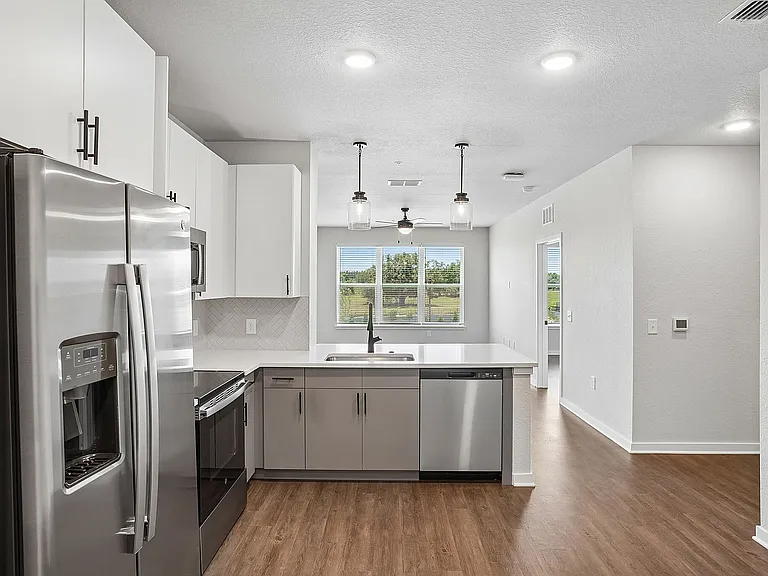 42-web-or-mls-4555 Grv Spgs Cir-Unit 208-S1605-006