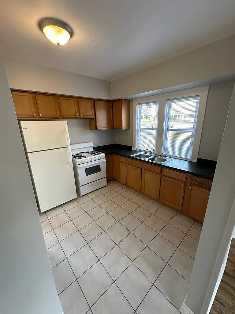 Studio, 600 sqft, $895 — Photo 4