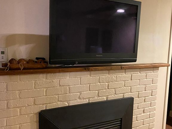 Living room, TV, fireplace