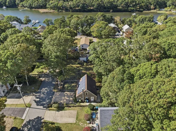 12 Avalon Drive, Teaticket, MA 02536