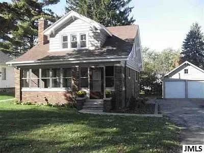 540 Andrew Ave photo 1