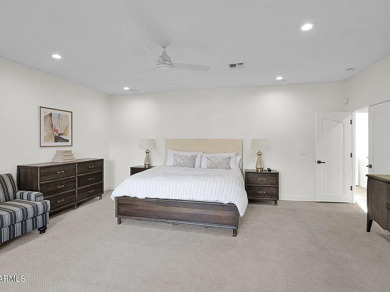 6834 E Belmont Cir — Photo 24
