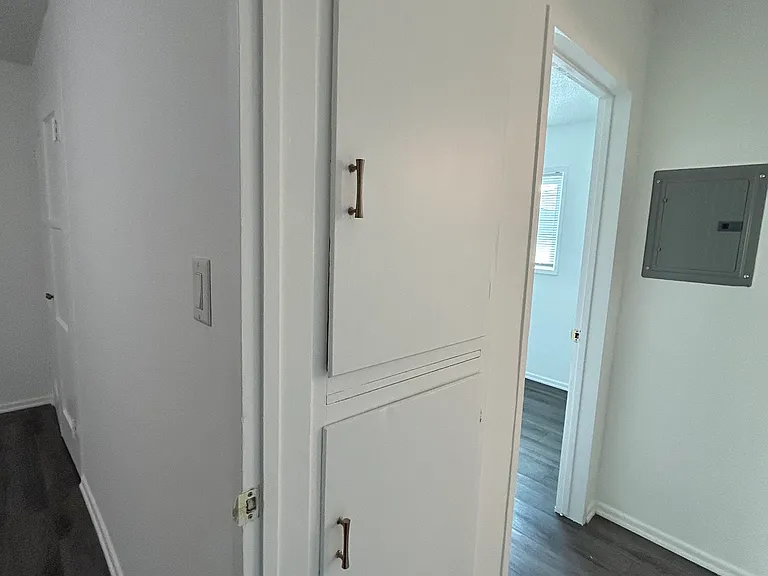 1206 W Victory Blvd #B — Photo 14