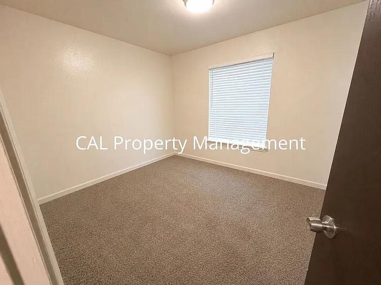 83 Castro St — Photo 3
