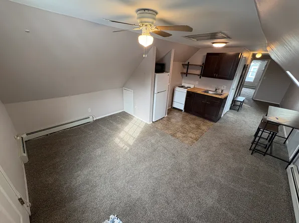 427 Raft Ave, Holbrook, NY 11741