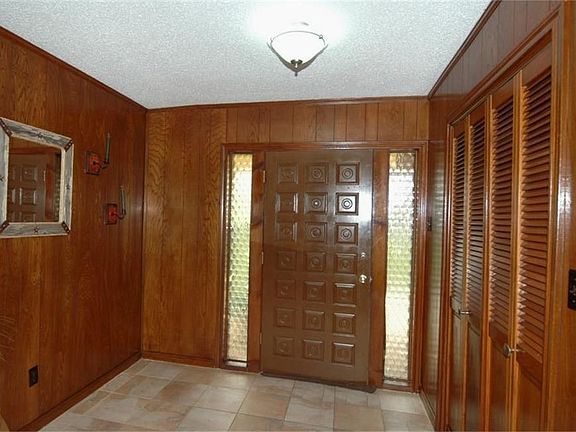 2nd image of 532 Snug Harbor Dr