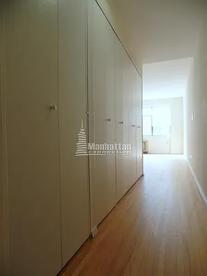 Rented by Manhattan Connection | media 18