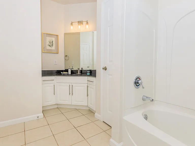 Knoll Crest Apartments — Photo 60