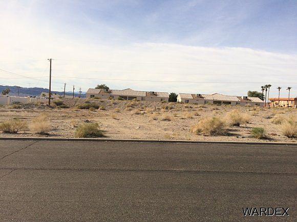 2nd image of 3058 Shoshone Dr