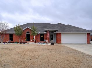 318 Edgewood St, Krum, TX 76249
