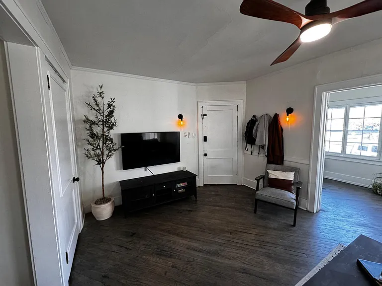 1008 Elmwood Ave — Photo 19