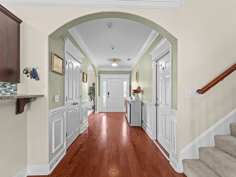 108 Saratoga Dr — Photo 5